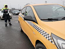 Нелегальные таксисты мешают городскому транспорту