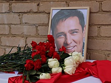 В оренбургском Акбулаке открыли мемориальную доску памяти Юрия Шатунова