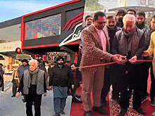 Министр обороны Пакистана подвергся троллингу за открытие фальшивого ресторана Pizza Hut