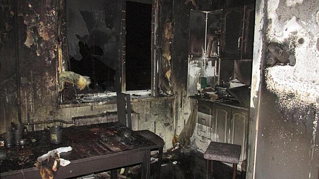 10 человек эвакуировали из-за пожара в одном из домов Вологды