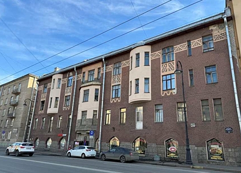 Еще один жилой дом на Васильевском острове признали региональным памятником