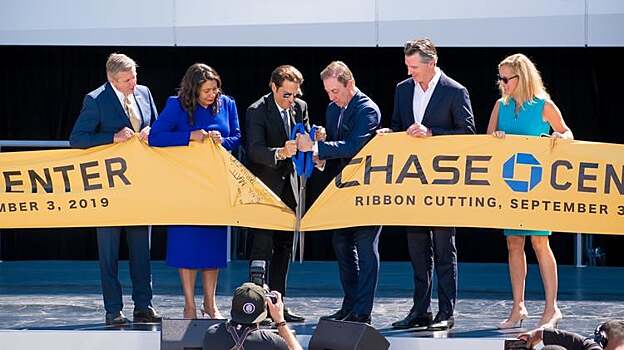 В Сан-Франциско перерезали желтую ленту в честь открытия Chase Center