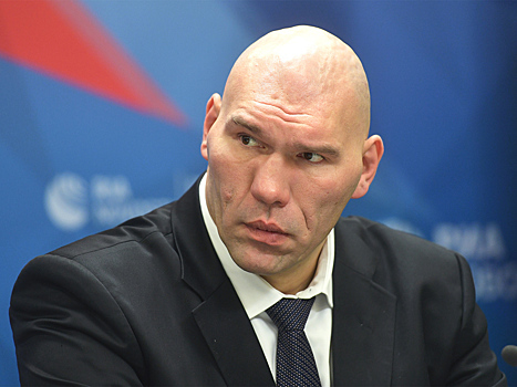 Валуев осудил Нурмагомедова за шутку про избиение пассажира метро дагестанцами