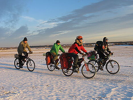 Кататься в мороз на велосипеде советовал еще Лев Толстой