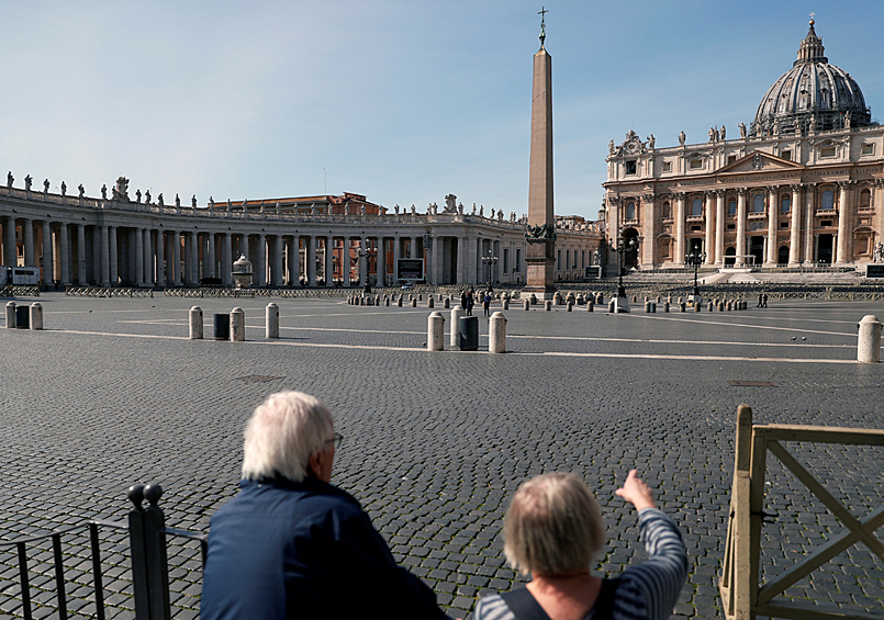 Собор Святого Петра в Ватикане также будет закрыт для туристов до 3 апреля. 