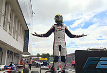 Тео Пуршер выиграл воскресную гонку Формулы 2 в Венгрии