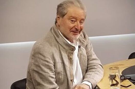 Известный актер Вениамин Смехов прогулялся по Барнаулу