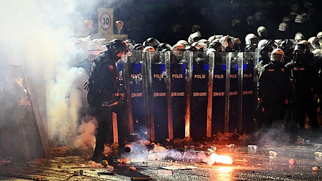 Что происходит в мире сегодня: военные учения Китая и столкновение с террористами в Турции