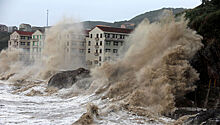 В Китае из-за супертайфуна погибли 13 человек