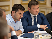 Зеленский рассмотрит петицию об отставке главы администрации