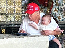 Тиффани Трамп выложила фото отца с внуком на коленях