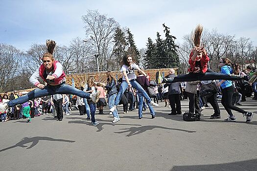 Спортивные соревнования проходят в парке «Сокольники» в рамках фестиваля «Ворвись в весну»