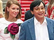 Кончаловский расстался с женой