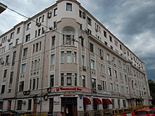 Москвичи возмутились пристройкой к старинному дому. Но столкнулись с обвинениями в свой адрес