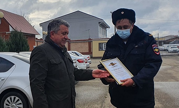 Глава Выселковского поселения поздравил сотрудников полиции с праздником