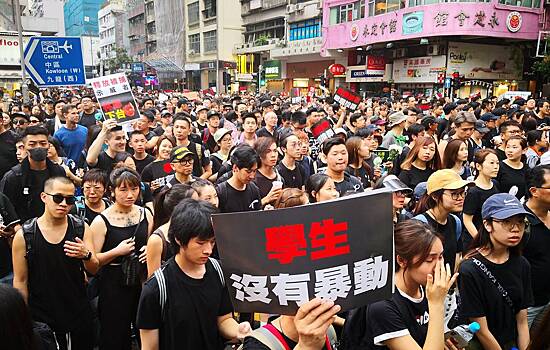 Раскрыто число задержанных демонстрантов в Гонконге