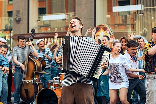 В прокат выходит комедия о путешествии во времени «Плагиатор»