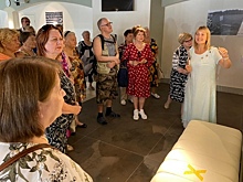 Актриса «Ведогонь-театра» Зоя Даниловская провела для ребят восхитительную экскурсию по театру