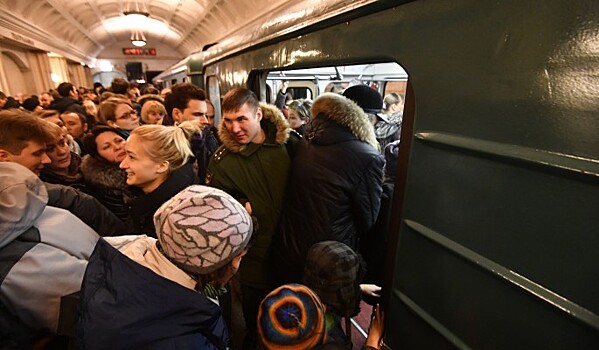 Пассажиры застряли в тоннеле московского метро