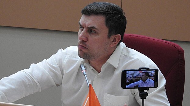Саратовцев начнут штрафовать за блокирование путей мусоровозу