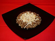 Куриное филе с соусом и гречкой