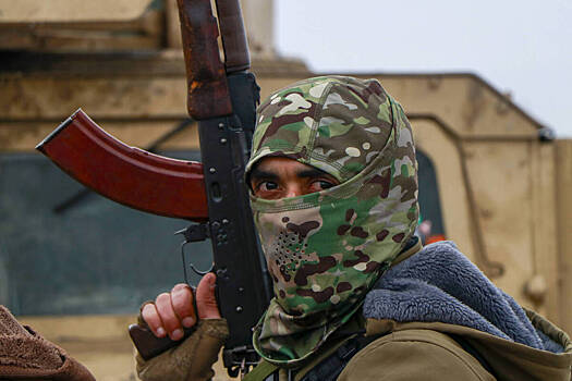 Десятки пленных террористов оказались на свободе на фоне боёв в арабской стране