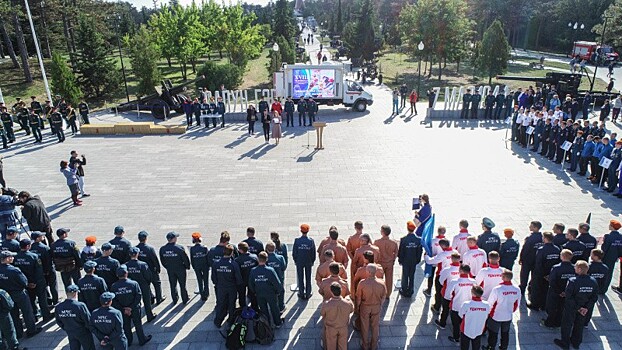 В Севастополе стартовали соревнования «Многоборье спасателей МЧС России»