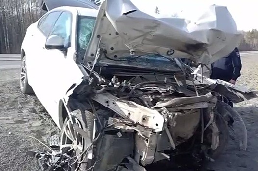 На трассе М-5 "Урал" BMW протаранил фуру – водитель погиб