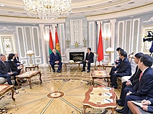 Президент Беларуси провел встречу с главой делегации Китая