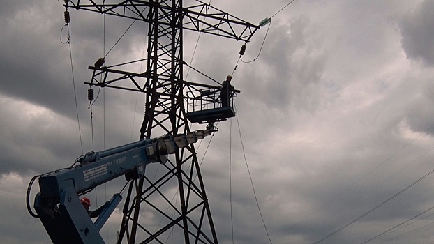 «Разбитые трансформаторы»: как в Мариуполе восстанавливают электроэнергию