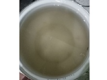 &laquo;Что за издевательство&raquo;: текущая из кранов грязная вода возмутила жителей Каменска