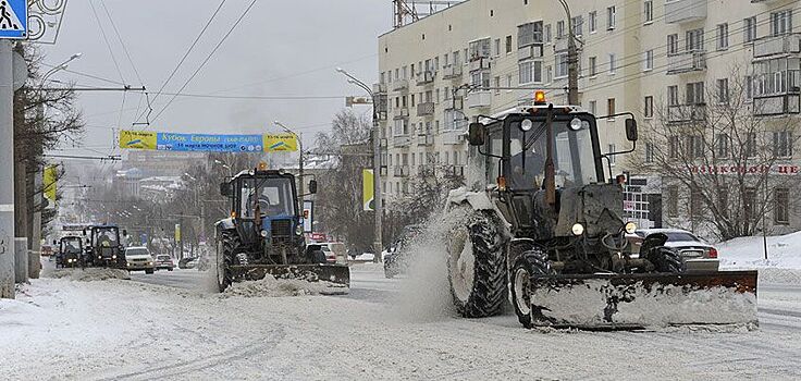 Перезимуем: в ночь с 5 на 6 февраля на дорогах Ижевска работало 149 единиц техники