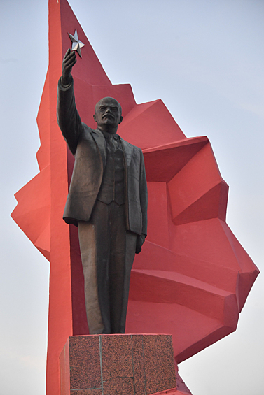 Монумент Ленину в городе Мозырь, Белоруссия