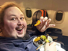 Сын Никаса Сафронова опозорился в самолете