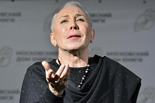 Певец Песков берет деньги у 91-летней мамы