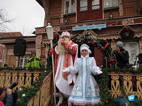Всероссийский Дед Мороз открыл новогодние торжества в Петербурге