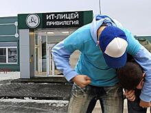 Шесть переломов с одного удара: Анна Ахматова довела учеников челябинского лицея до мордобоя