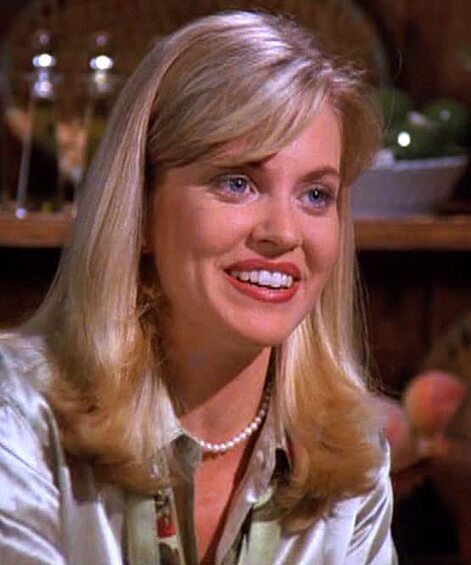 Почти все заработанные деньги Бауэр тратила на актерский класс, и свою первую роль Кристин удалось получить уже на следующий год — в сериале The Crew.