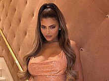 Кайли Дженнер спела странную песню. Теперь в TikTok ее поют все, включая Беллу Хадид
