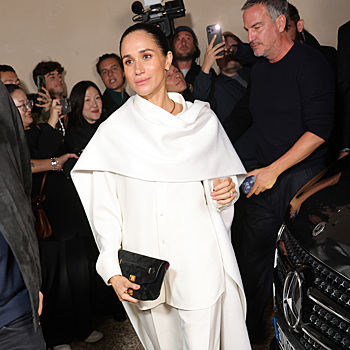 Вышла на fashion-тропу: Меган Маркл впервые посетила Неделю моды в Париже