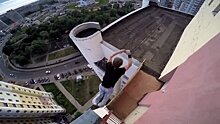 Опасные трюки воронежских экстремалов на крышах многоэтажек попали на видео