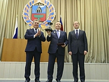 Экс-губернатор Карлин награжден орденом "За заслуги перед Алтайским краем" первой степени