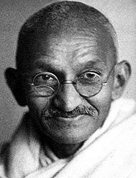 Фестиваль "Индийская мозаика" в Петербурге открыла цифровая выставка о жизни Махатмы Ганди