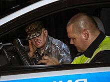В ГИБДД объяснили, когда водитель обязан сесть в машину ДПС