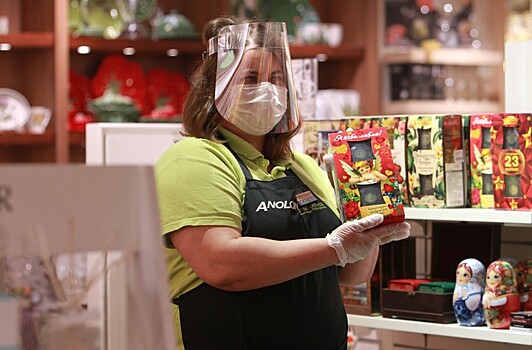 Около 40 нарушителей масочного режима зафиксировали в ТЦ на западе Москвы