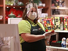 Около 40 нарушителей масочного режима зафиксировали в ТЦ на западе Москвы