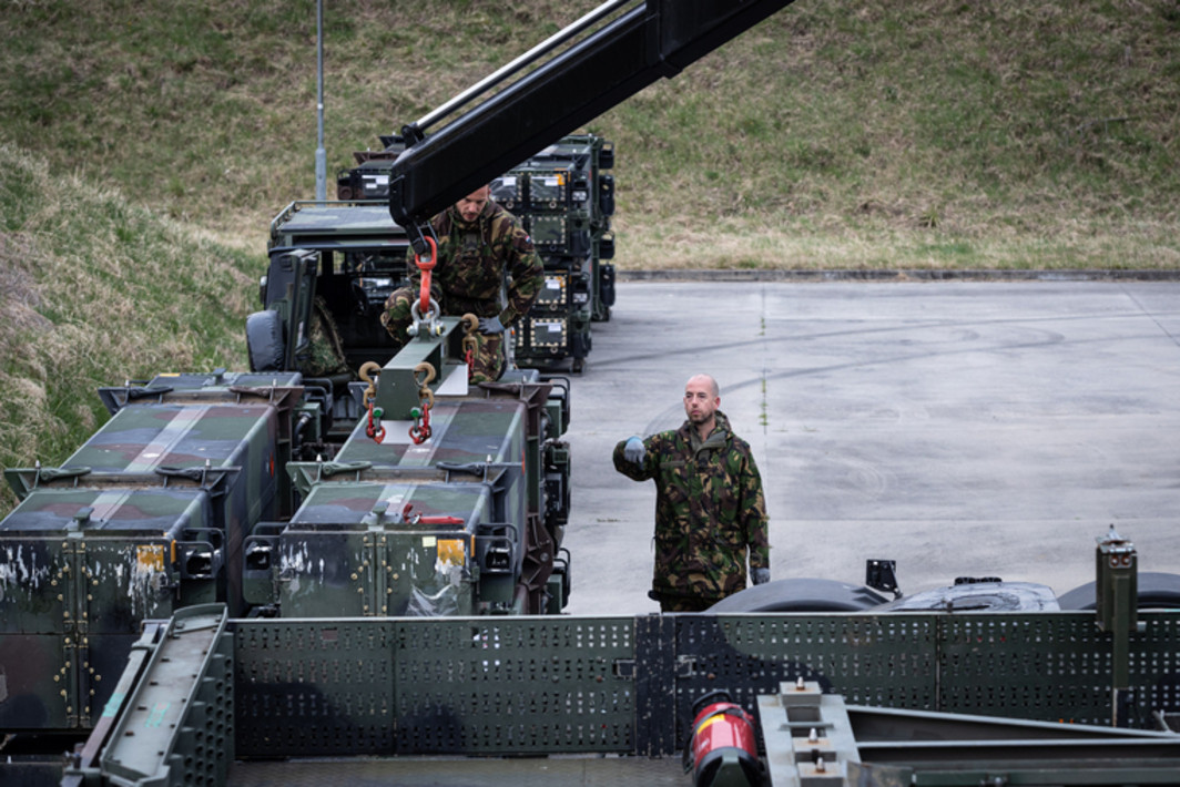 Американцы запустили. РСЗО m270. Техника НАТО. Новая Военная техника. Военная техника США.