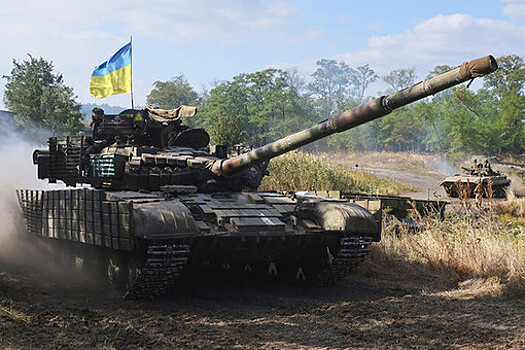 В Николаевской области Украины танк по ошибке обстрелял село