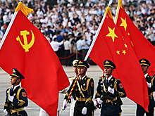 Обзор иноСМИ: «самый сильный сигнал неповиновения Западу» и тысячи «азовцев»* в ВСУ