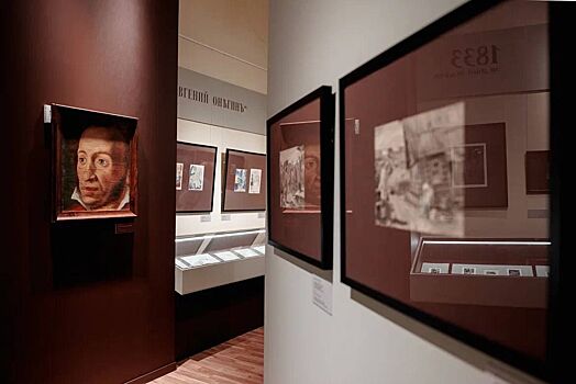 Сергей Безруков посетил новую выставку о Пушкине в Болдине